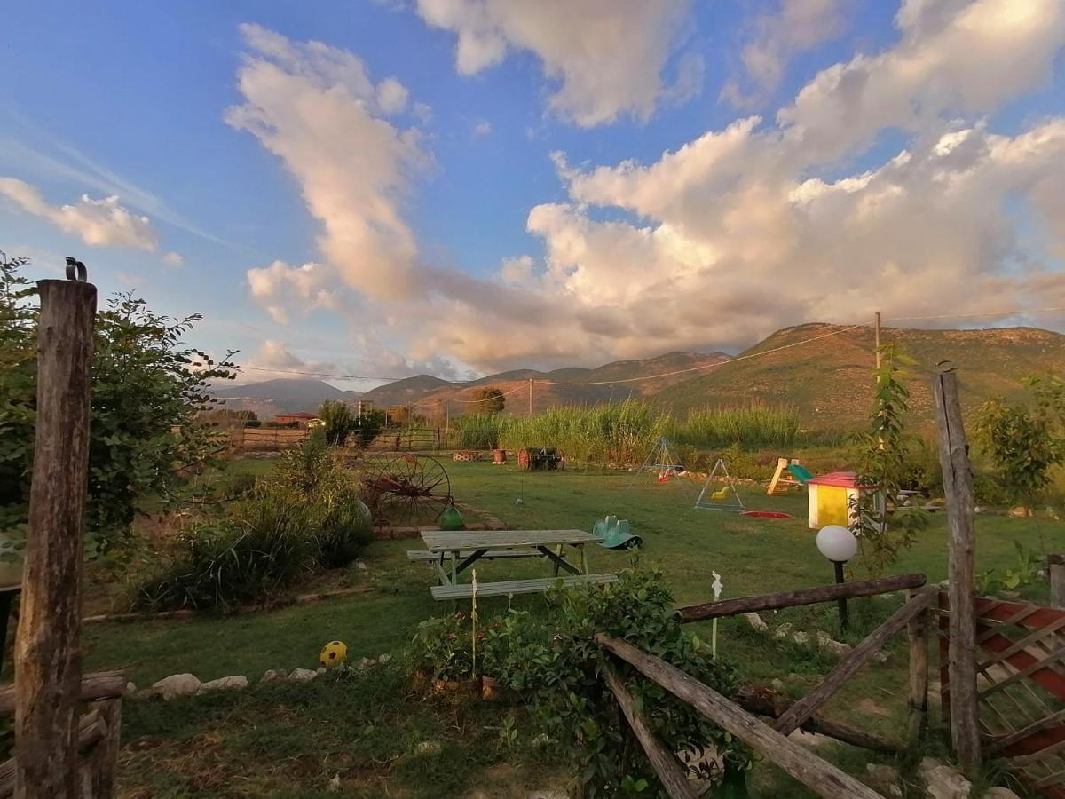 Casale Cavatella Bed and Breakfast Sermoneta Eksteriør billede